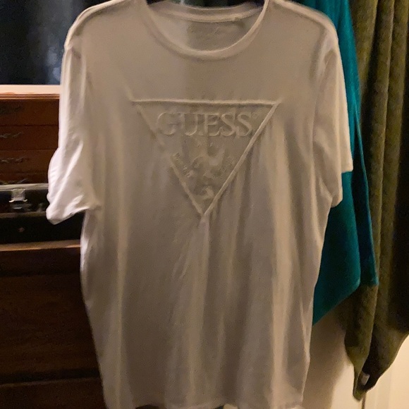 Guess t-shirt